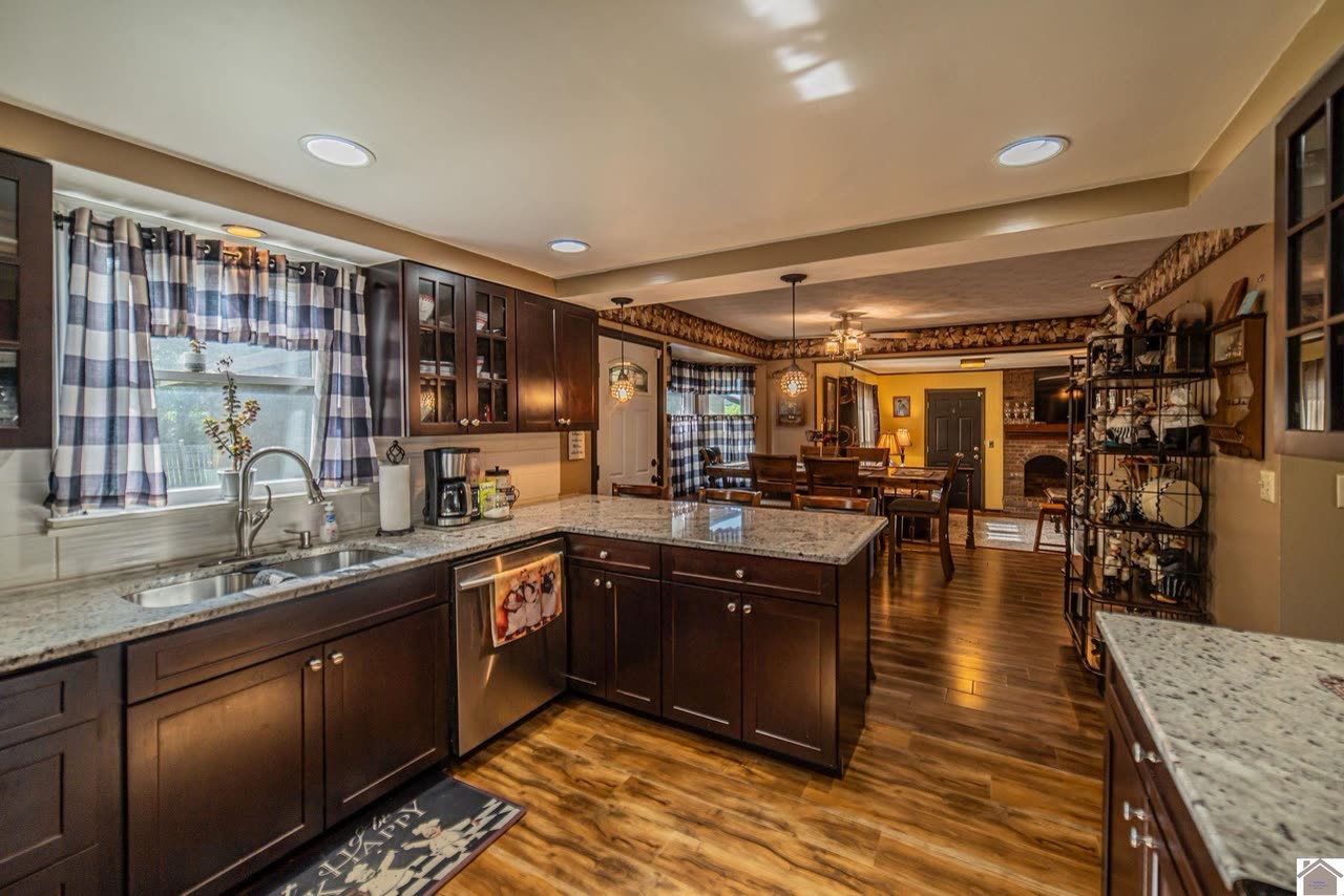 Kitchen wide