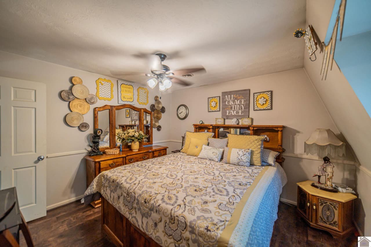 Office / 5th bedroom